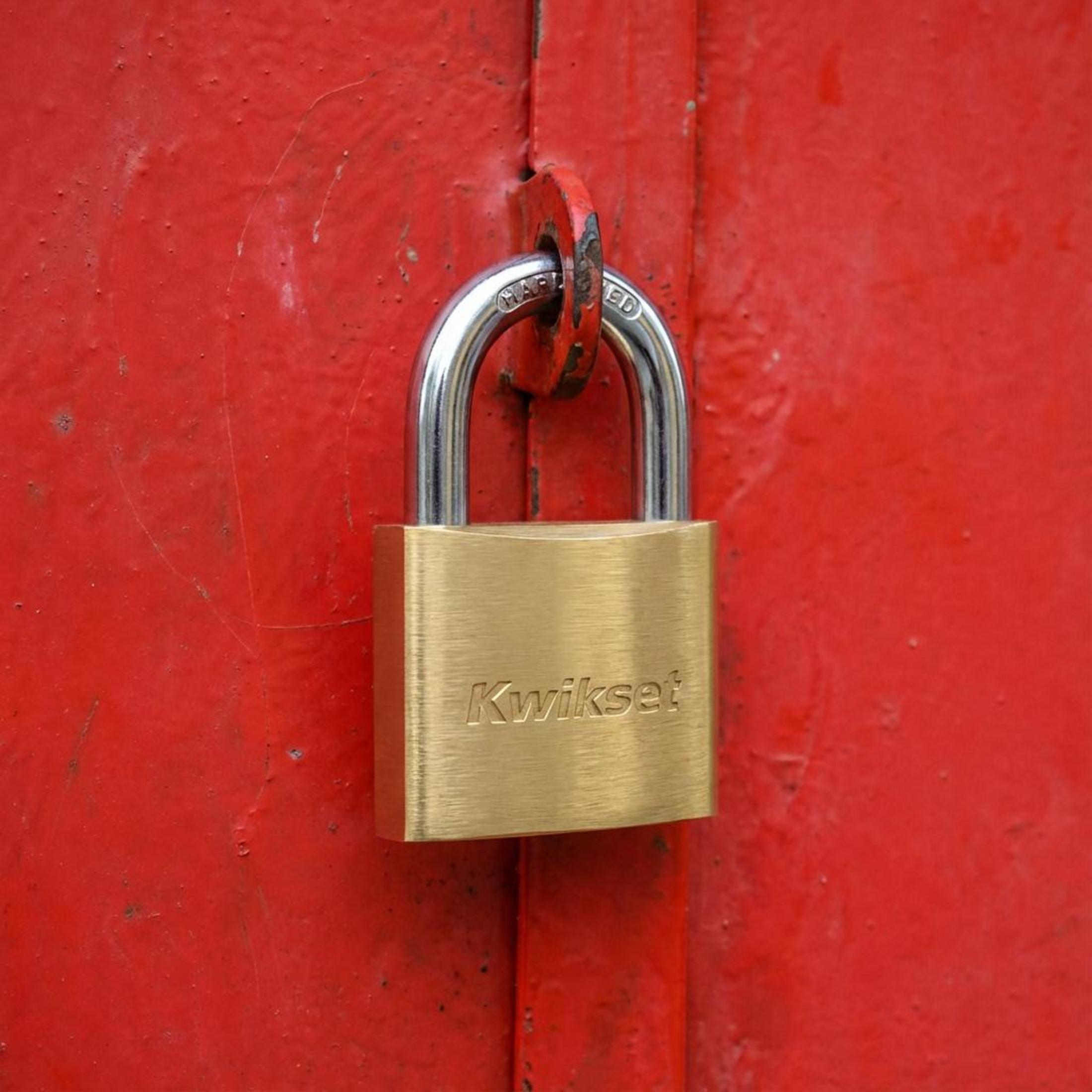 Kwikset 1-9/16" Brass Padlock KA with 7/8" Shackle, 4-Pack