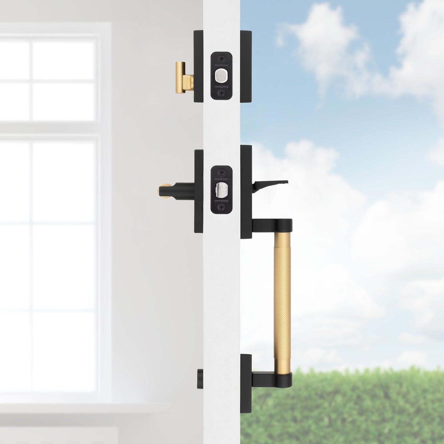 818PVH LIP 514/4 SMT 6AL STRKP Prava Handleset for 971 Trims - Matte Black with Satin Brass