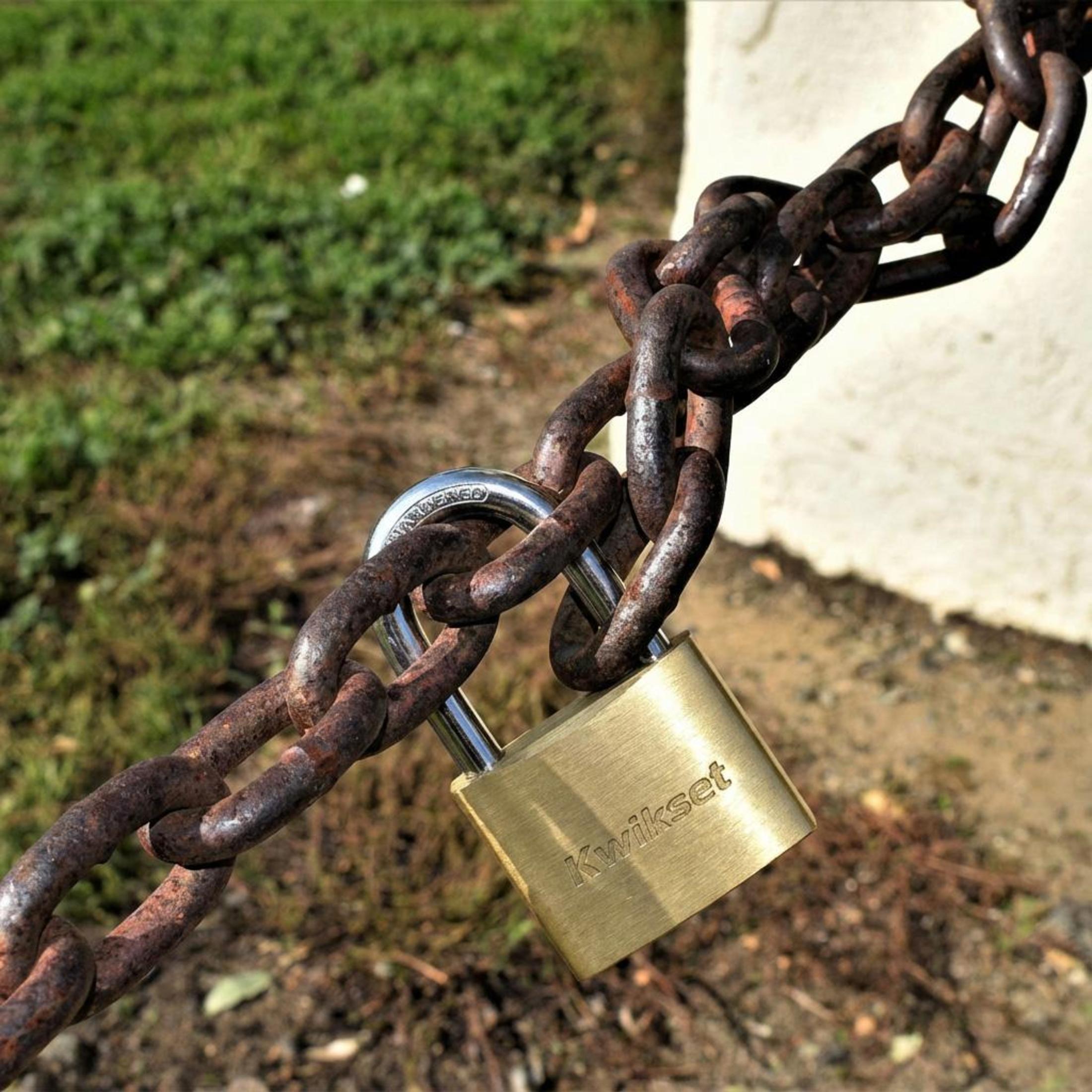Kwikset 1-9/16" Brass Padlock with 1-1/2" Shackle